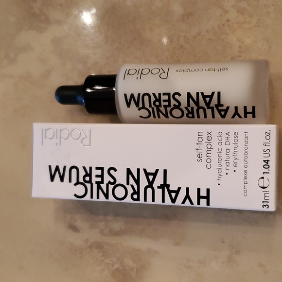 Hyaluronic Tan Serum - Picture 1 of 3